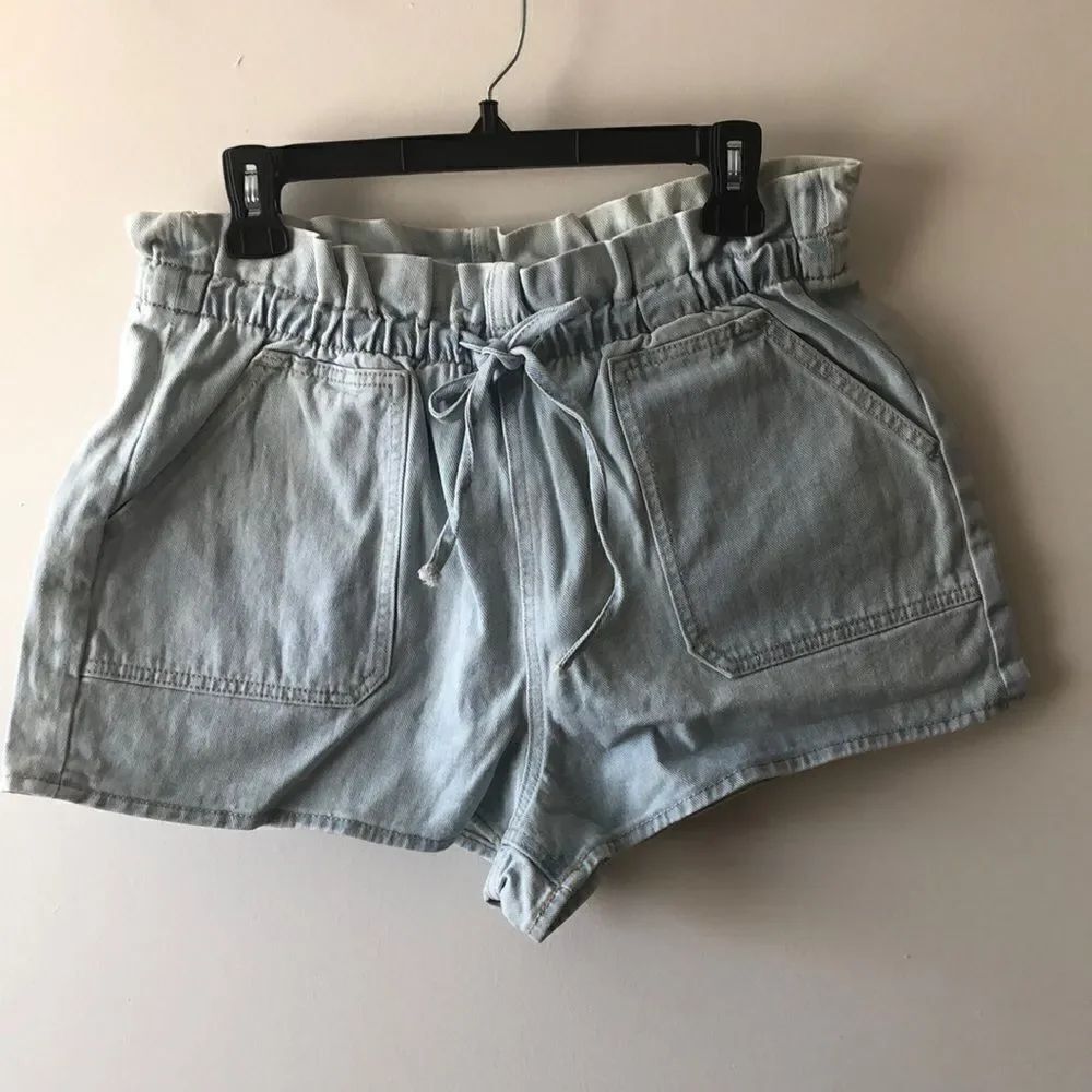 Vigoss Paperbag High Rise Denim Shorts Size 32 NWT Light Blue